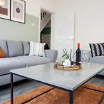 Keith House - Air Host & Stay - Free Parking