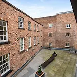 Host & Stay - Campbell Square Roof Terrace Apartment
