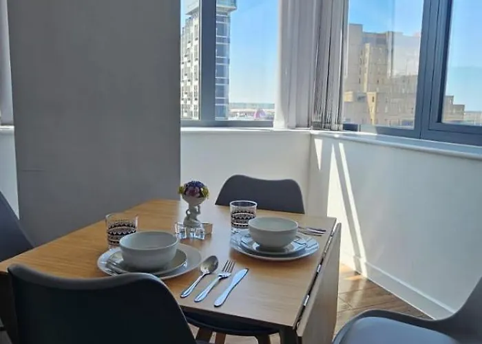 2 Bedroom Apartment With Amazing Views Of Liverpool City Centre