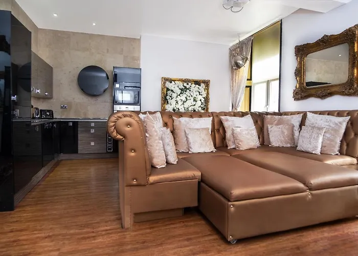 Signature Living Bold Street