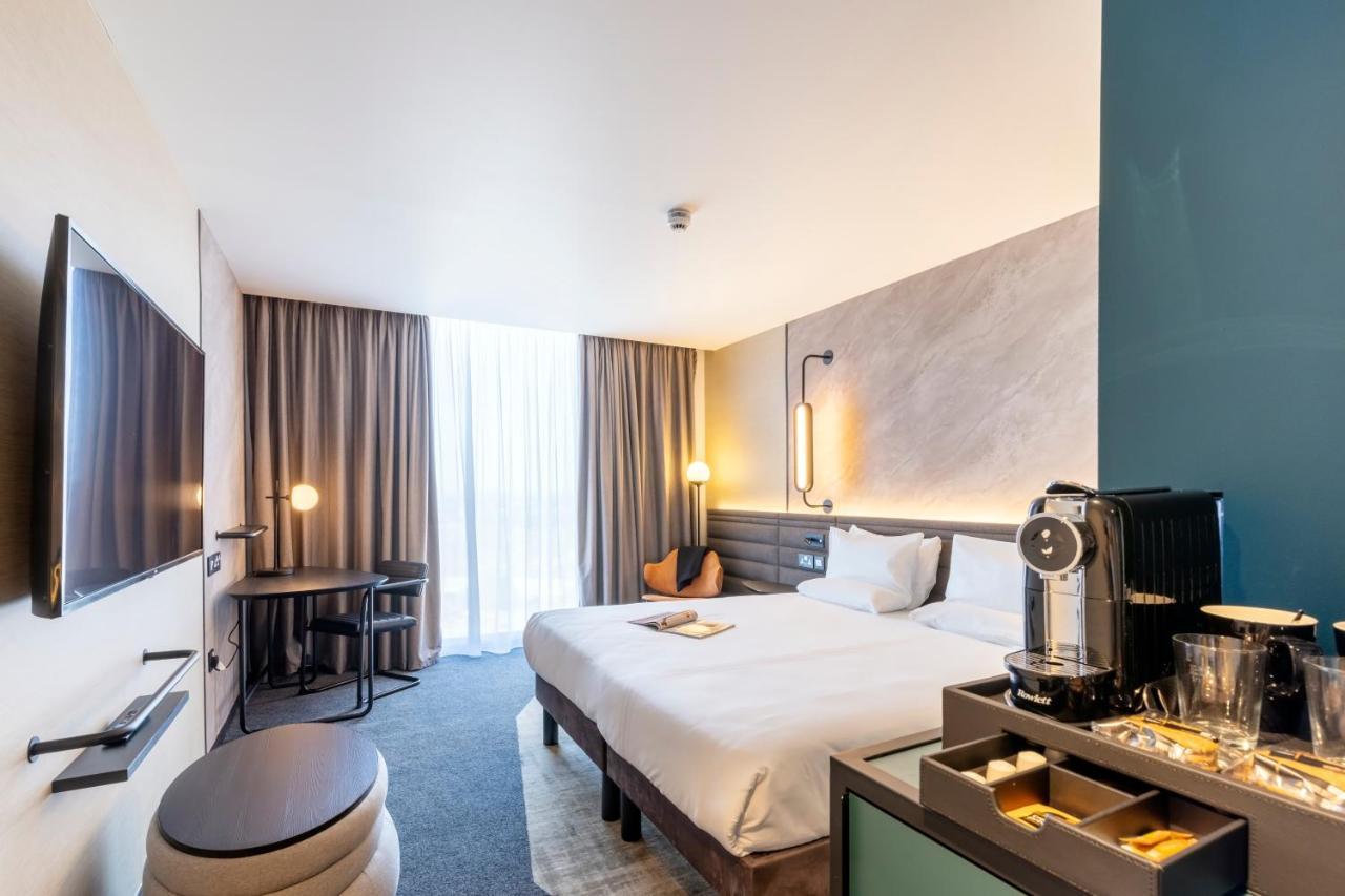 Novotel Paddington Village Hotel