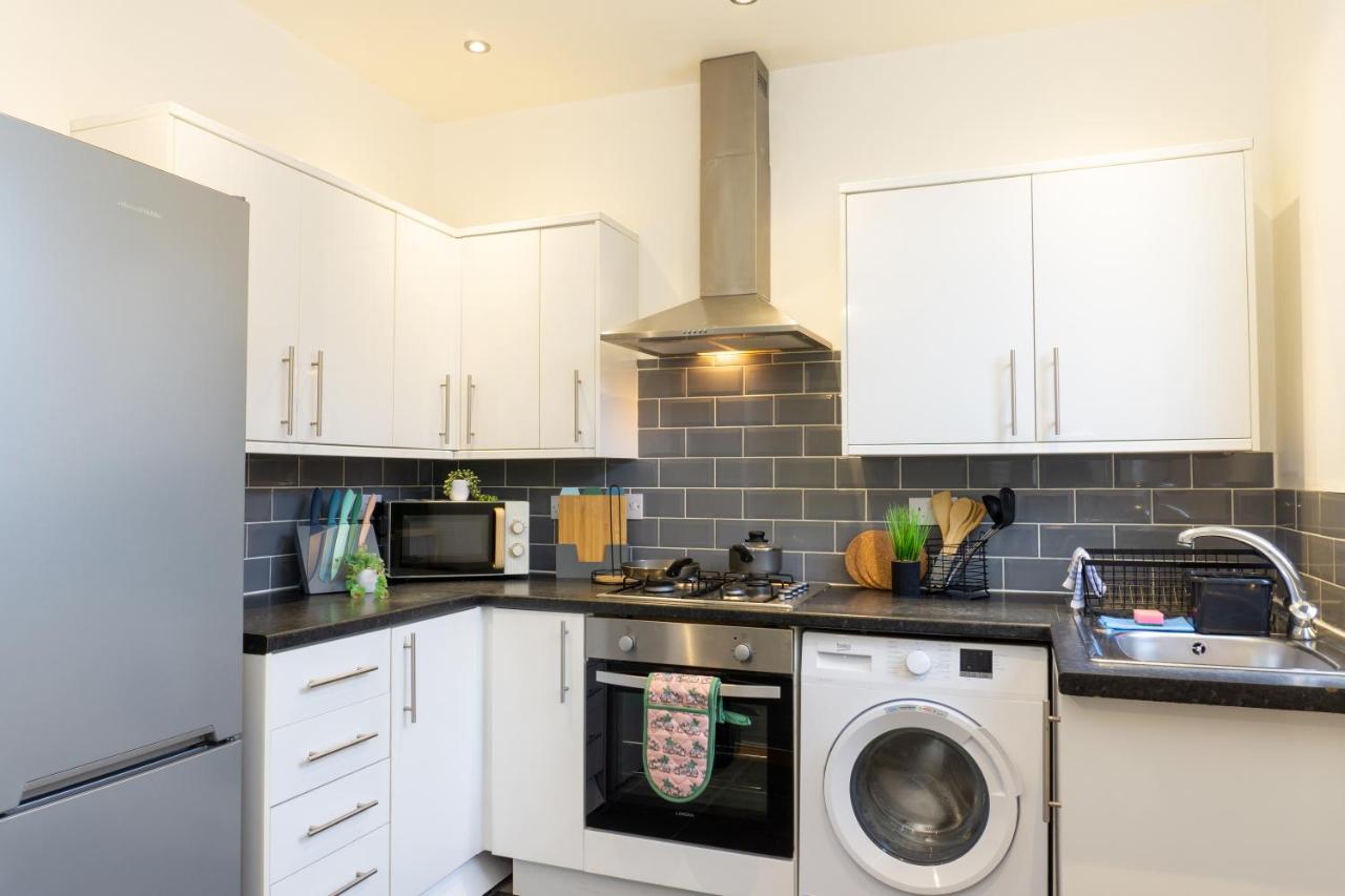 Keith House - Air Host & - Free Parking Apartment Liverpool