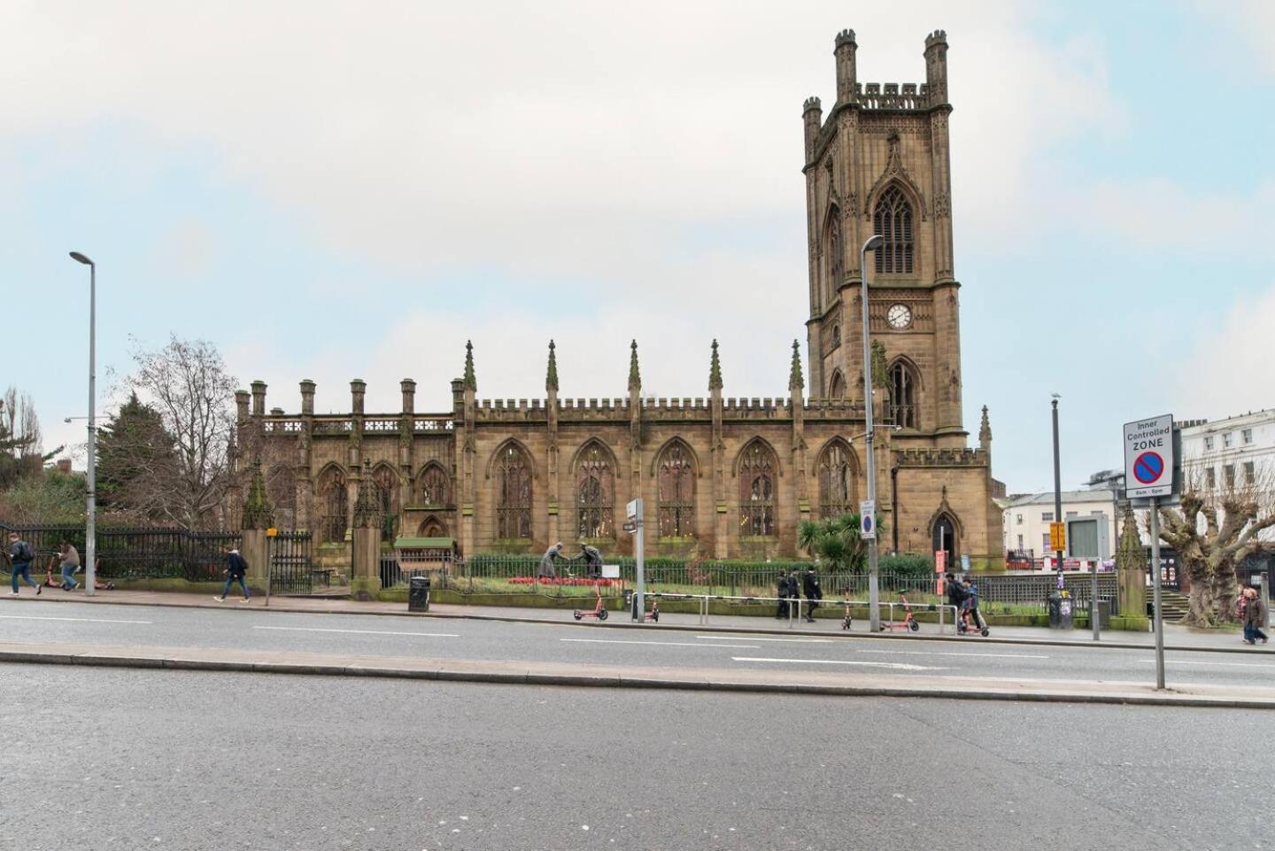 Apartment Next To Historic Bombed-out Church! Centre