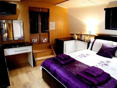 Hollywood & Barges 5* Liverpool
