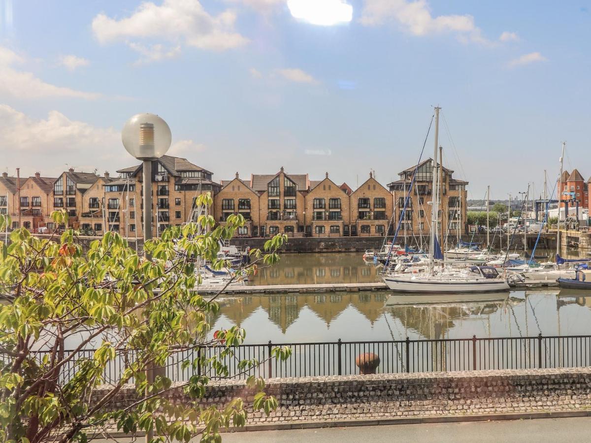 6 Navigation Wharf *