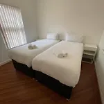 Ryan Air I Bnb - 2 Bedroom House With Free Parking