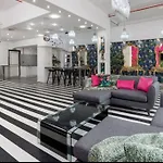 Luxury Mirror Party Pad With 4 Bedrooms!