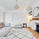 Elegant 3 Bed House Near Liverpool City Centre