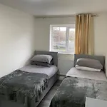 2 Bed House Sleeps 4-5