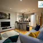 Long Stay Business Apartment By Furnished Accommodation Liverpool - Free Parking - Wifi