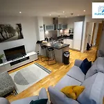 Long Stay Business Apartment By Furnished Accommodation Liverpool - Free Parking - Wifi