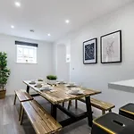 Host & Stay - The Roscoe Carriage House