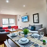 Lennon Suite 4 Bedrooms, 4 Bathrooms