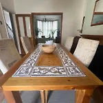 2025 Award Winner Liverpool Strawberry House - 3 Bedrooms