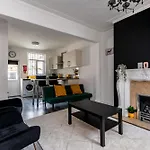 2 Bed House Close To Liverpool & Everton Stadiums