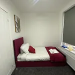 Cozy 4 Bedroom House In The Heart Of Liverpool