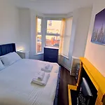 Beautiful Home Near Lfc Stadium