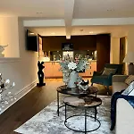 Beautiful One Bed Apartment In Liverpool Sleeps 4