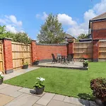 6 Navigation Wharf