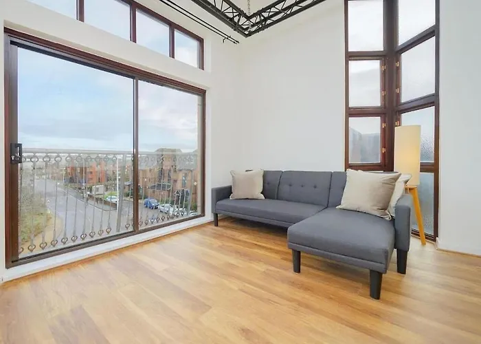 Baltic Dockside Apartment, Free Parking