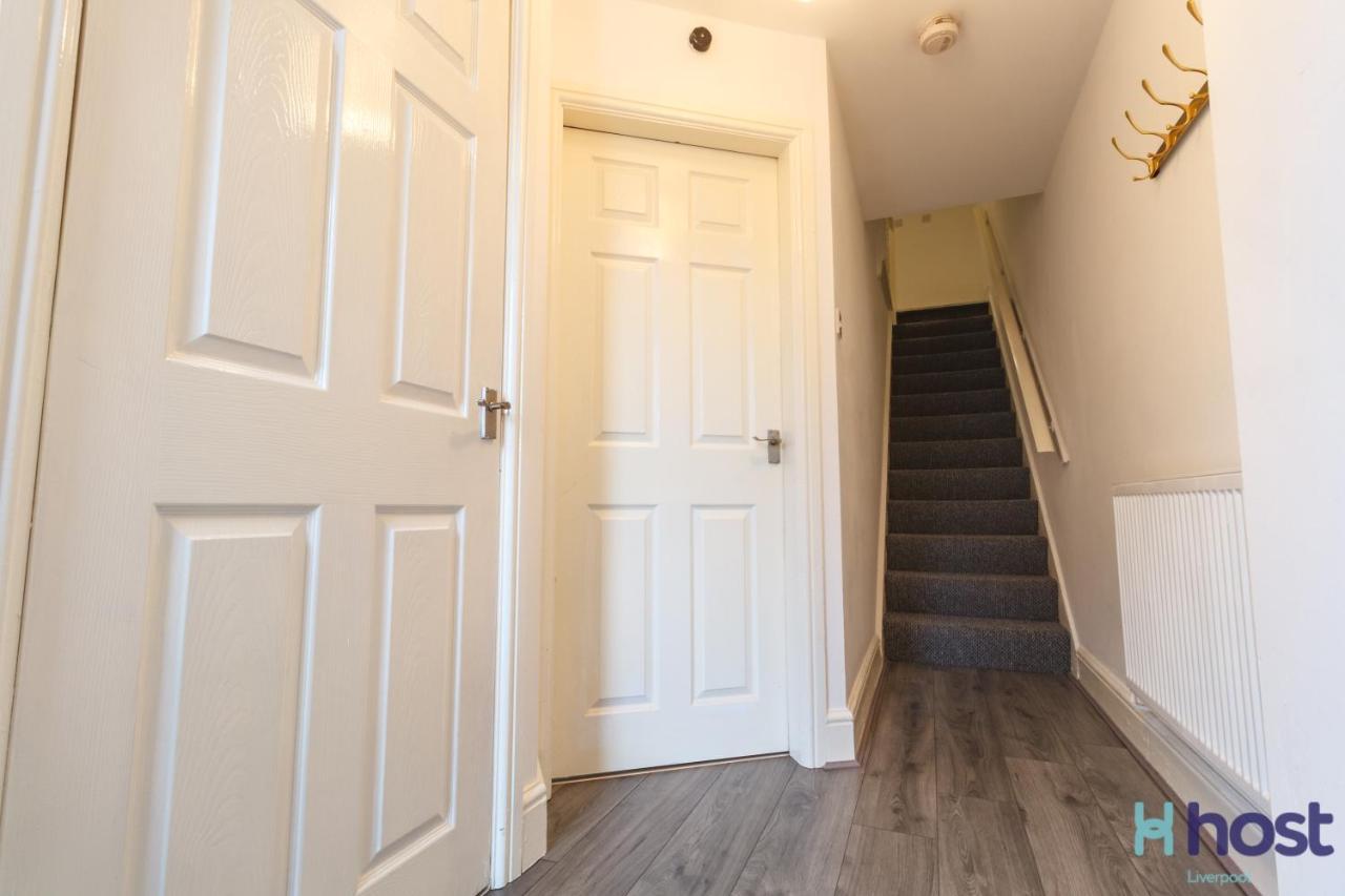 Guest house Host - In A Spacious Coliving And Coworking With Garden, And Parking Close To Centre *