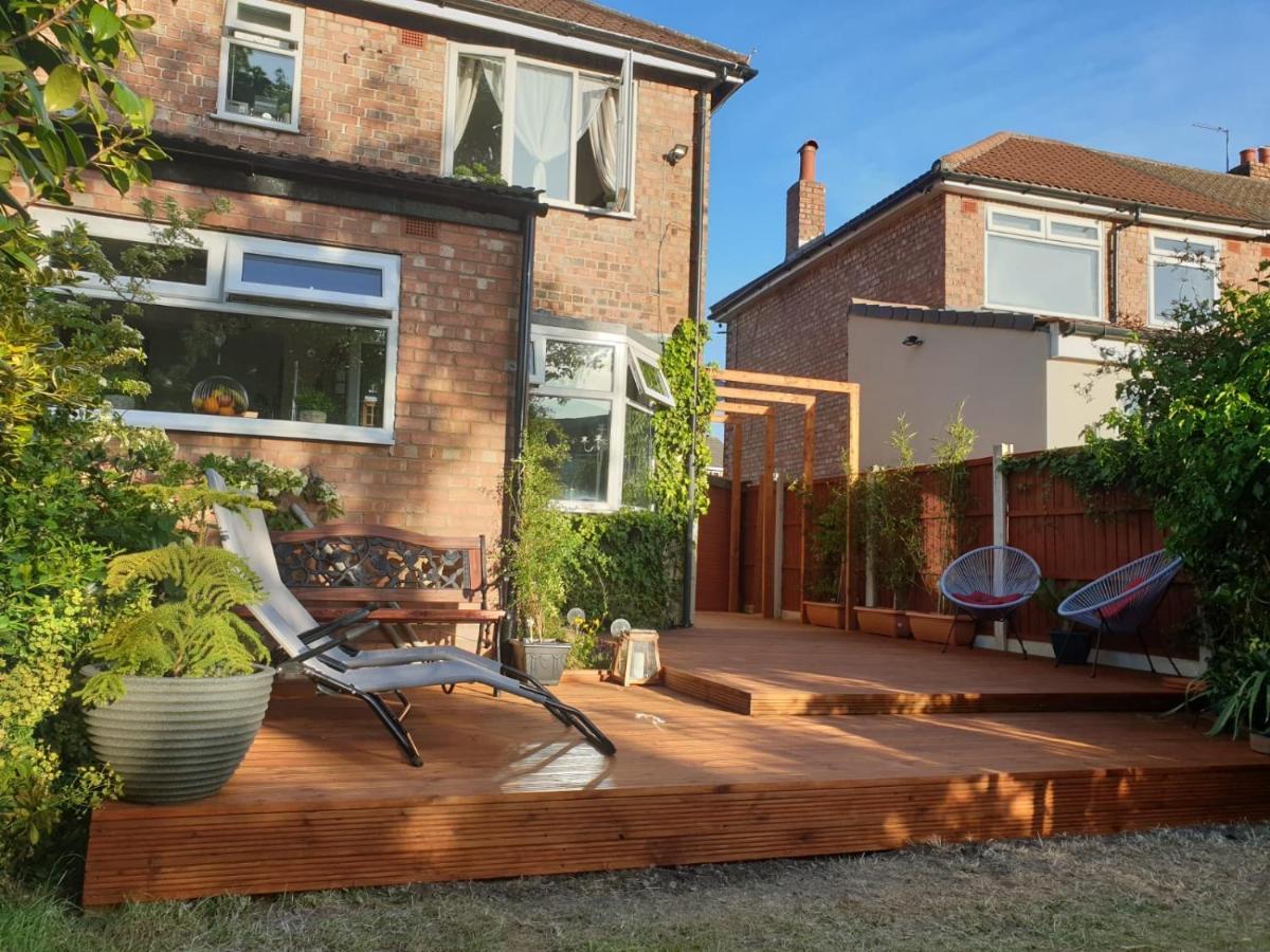 Luxury 5* With Secret Garden And Free Parking Holiday home Liverpool