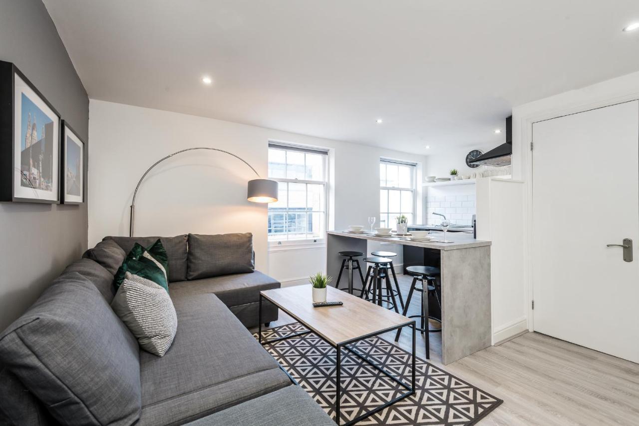 Host & - Duke Street Apartment