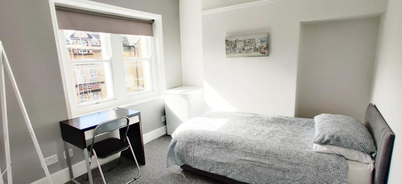 Bed & Breakfast Lodge-room-21