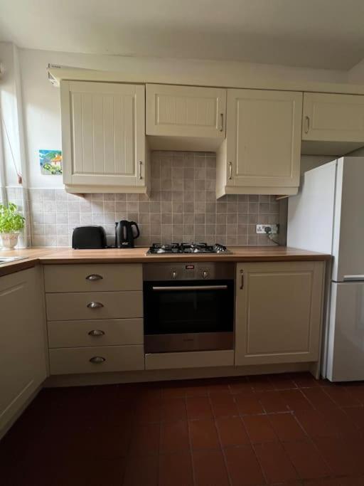 2025 Award Winner Strawberry House - 3 Bedrooms