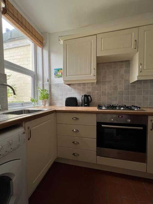 2025 Award Winner Strawberry House - 3 Bedrooms * Liverpool