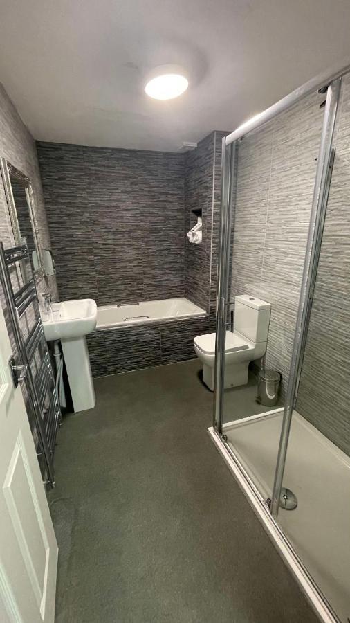 Hosted By Ryan - 2 Bedroom