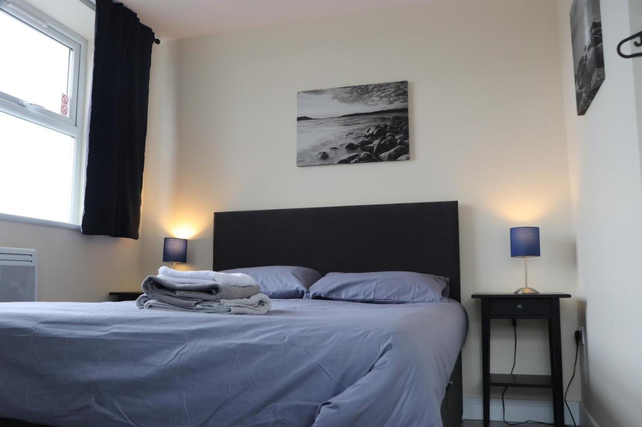 Dockside Hostel *