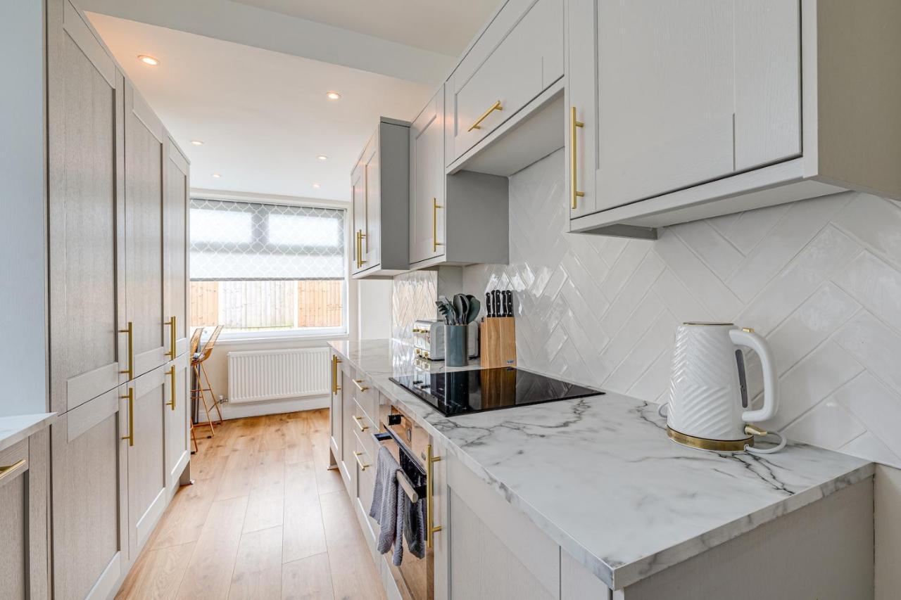 Elegant 3 Bed House Near Centre Holiday home Liverpool
