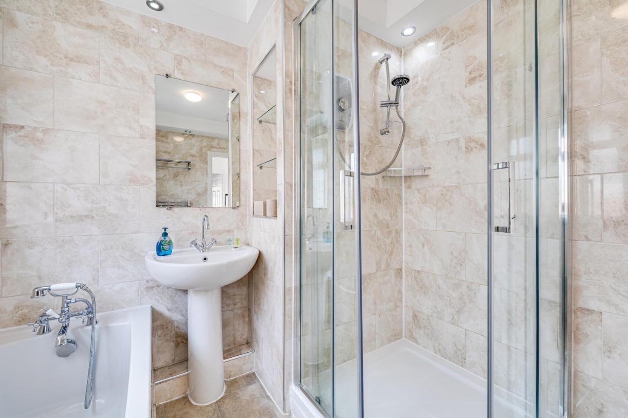 Elegant 3 Bed House Near Centre Liverpool