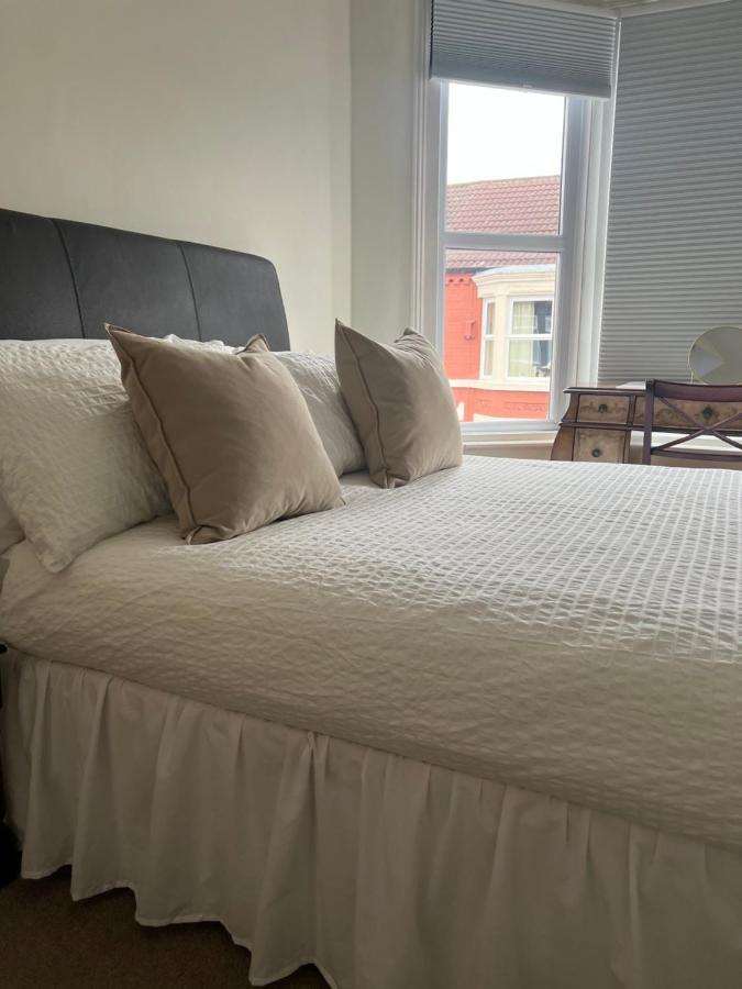 2025 Award Winner Strawberry House - 3 Bedrooms * Liverpool