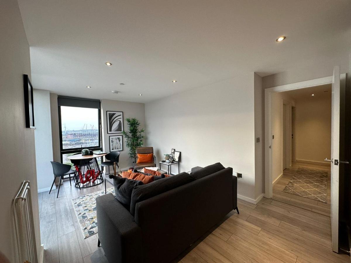 Homestay Beautifull And Cosy Family With Merseyside View Near City Center