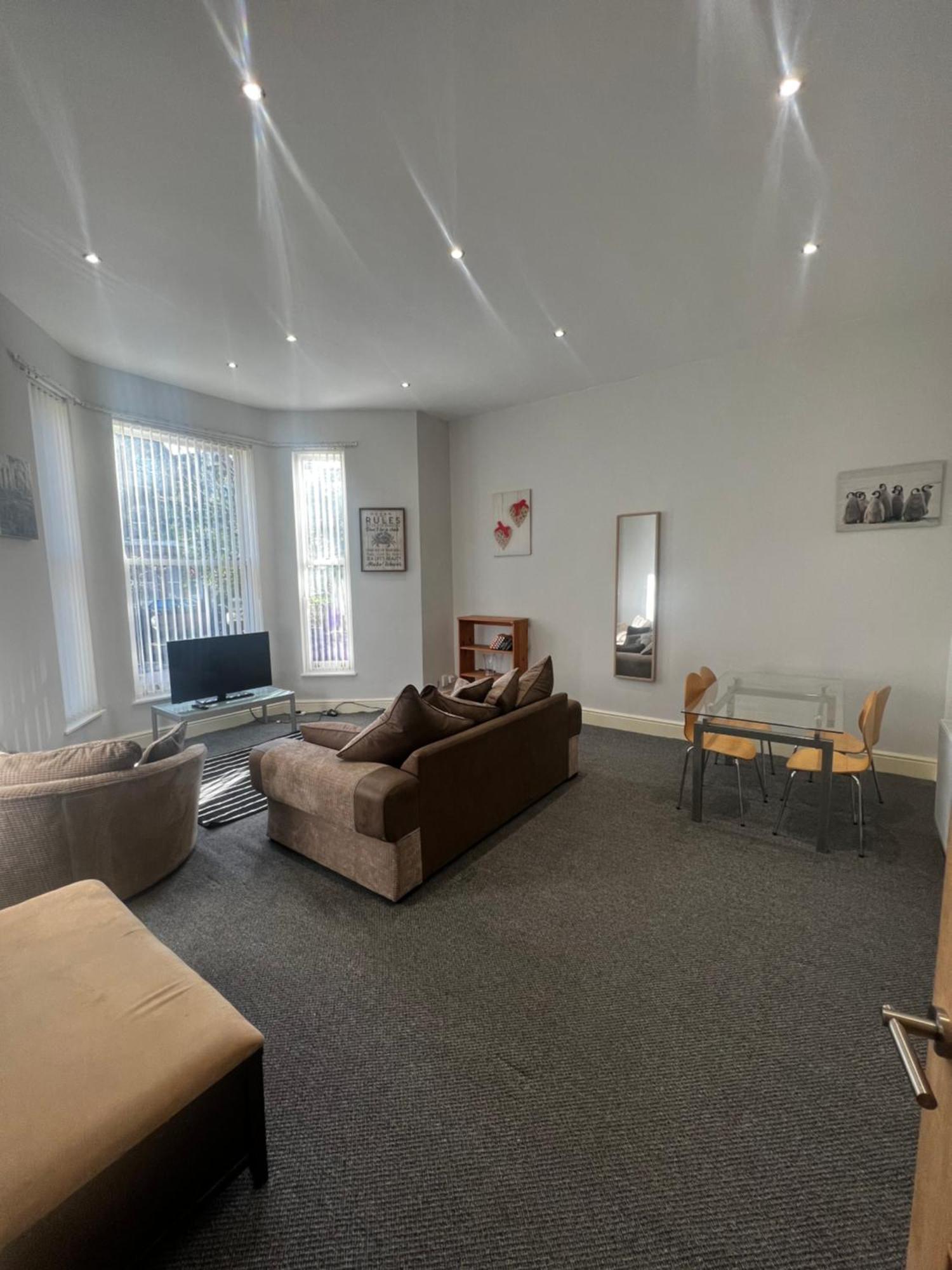 Apartment No 3 - Large 1 Bed Near Sefton Park And Lark Lane *