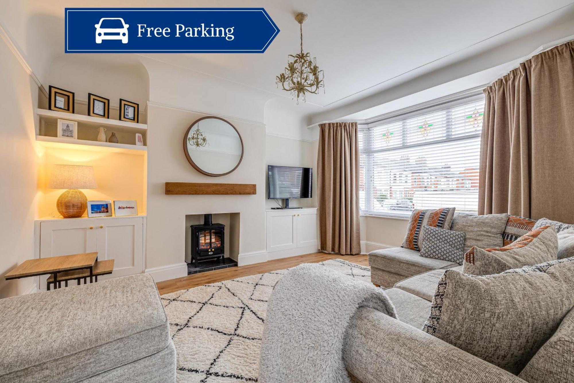 Elegant 3 Bed House Near Centre Holiday home