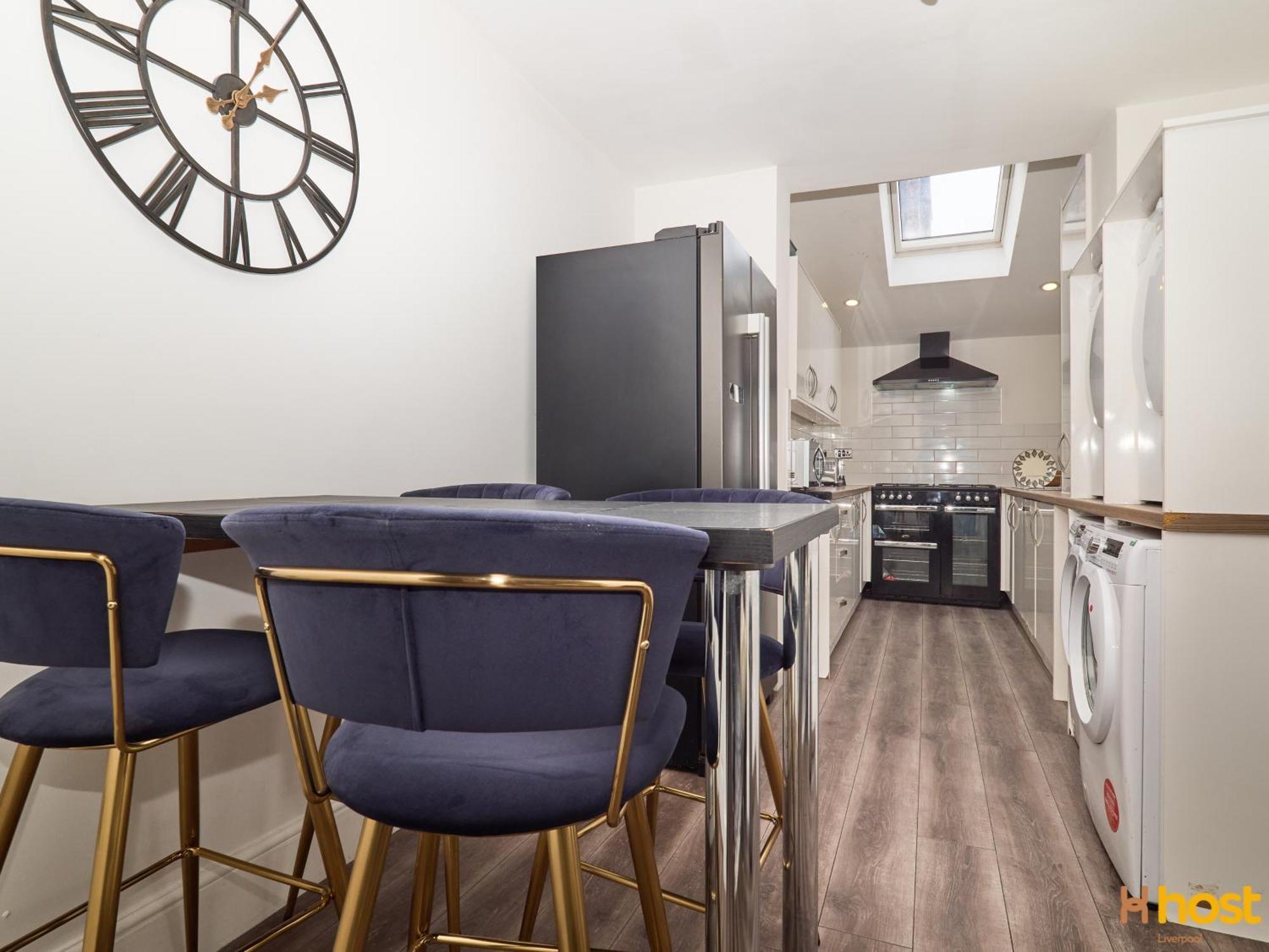 Host - Cozy Coliving, Connect & Enjoy Guest house