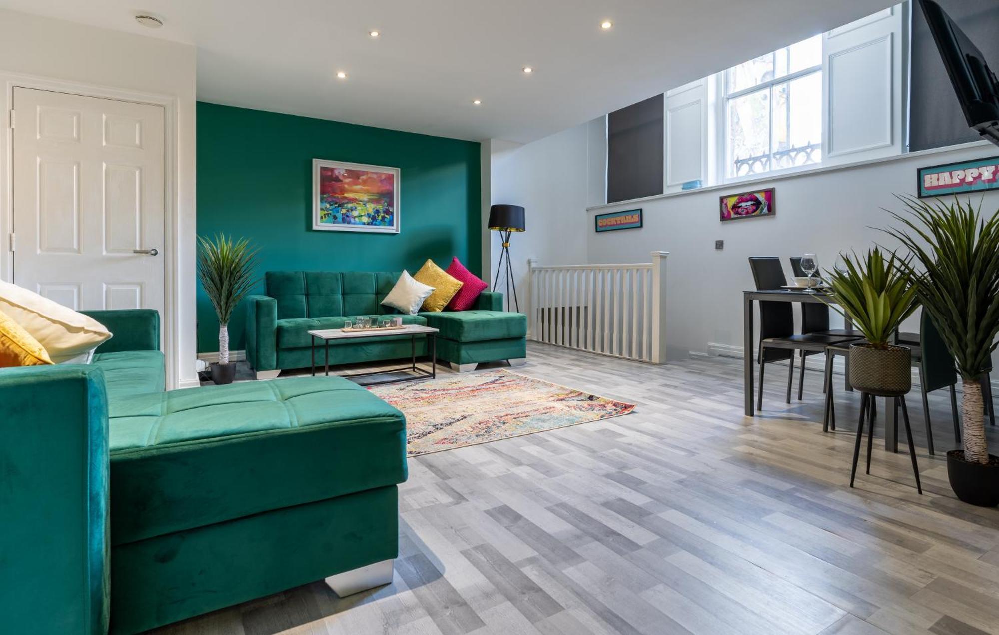 Hackins Hey Stylish Central Duplex - Quiet & Convenient *