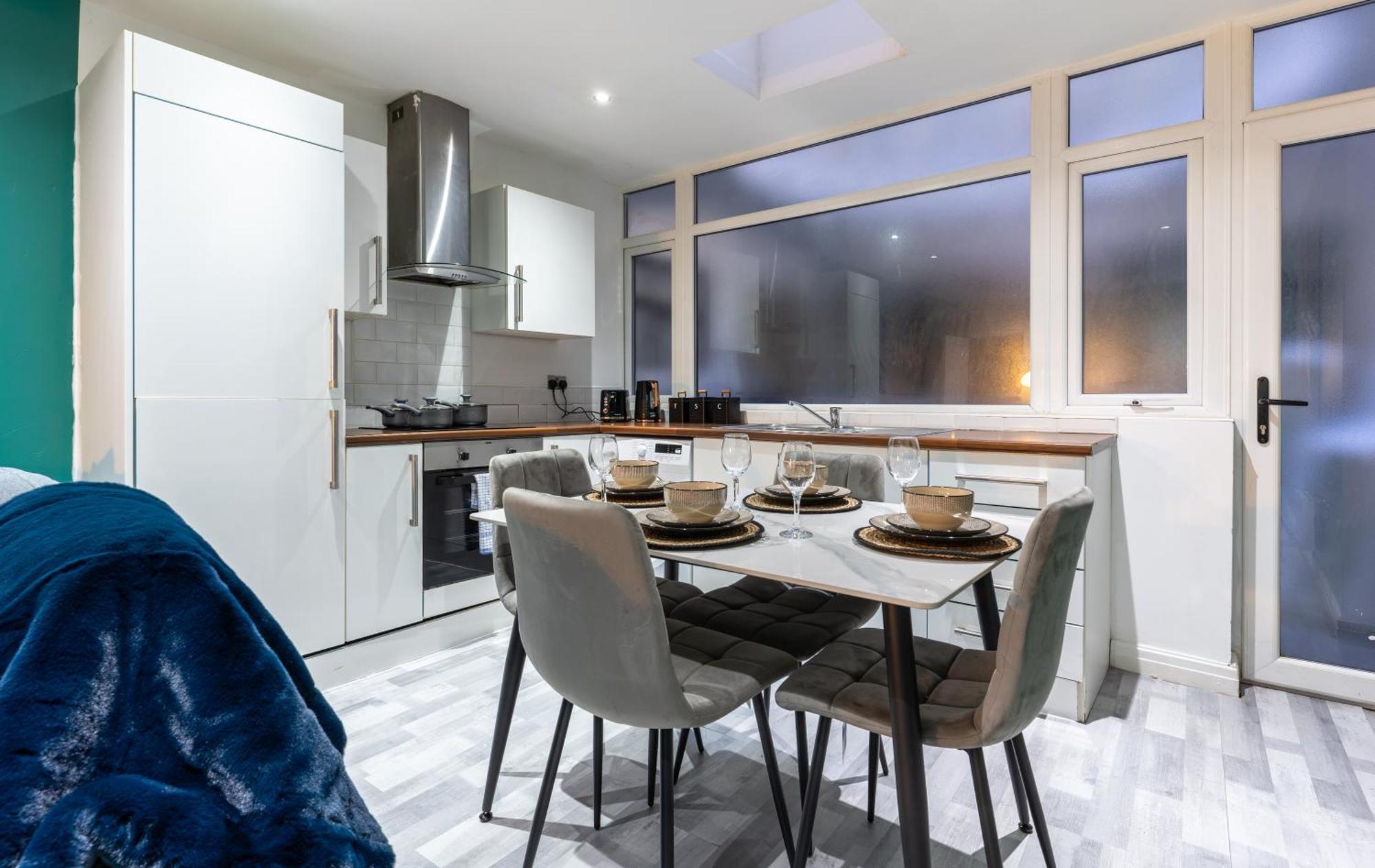 Hackins Hey Stylish Central Duplex - Quiet & Convenient * Liverpool