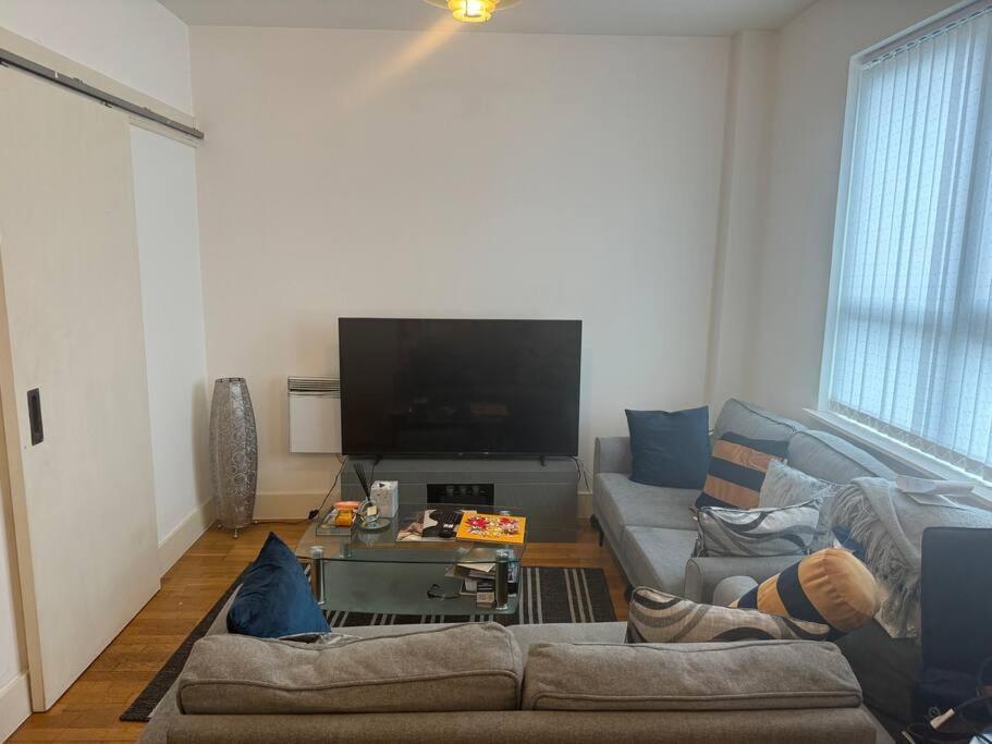 Cute And Cosy * Liverpool