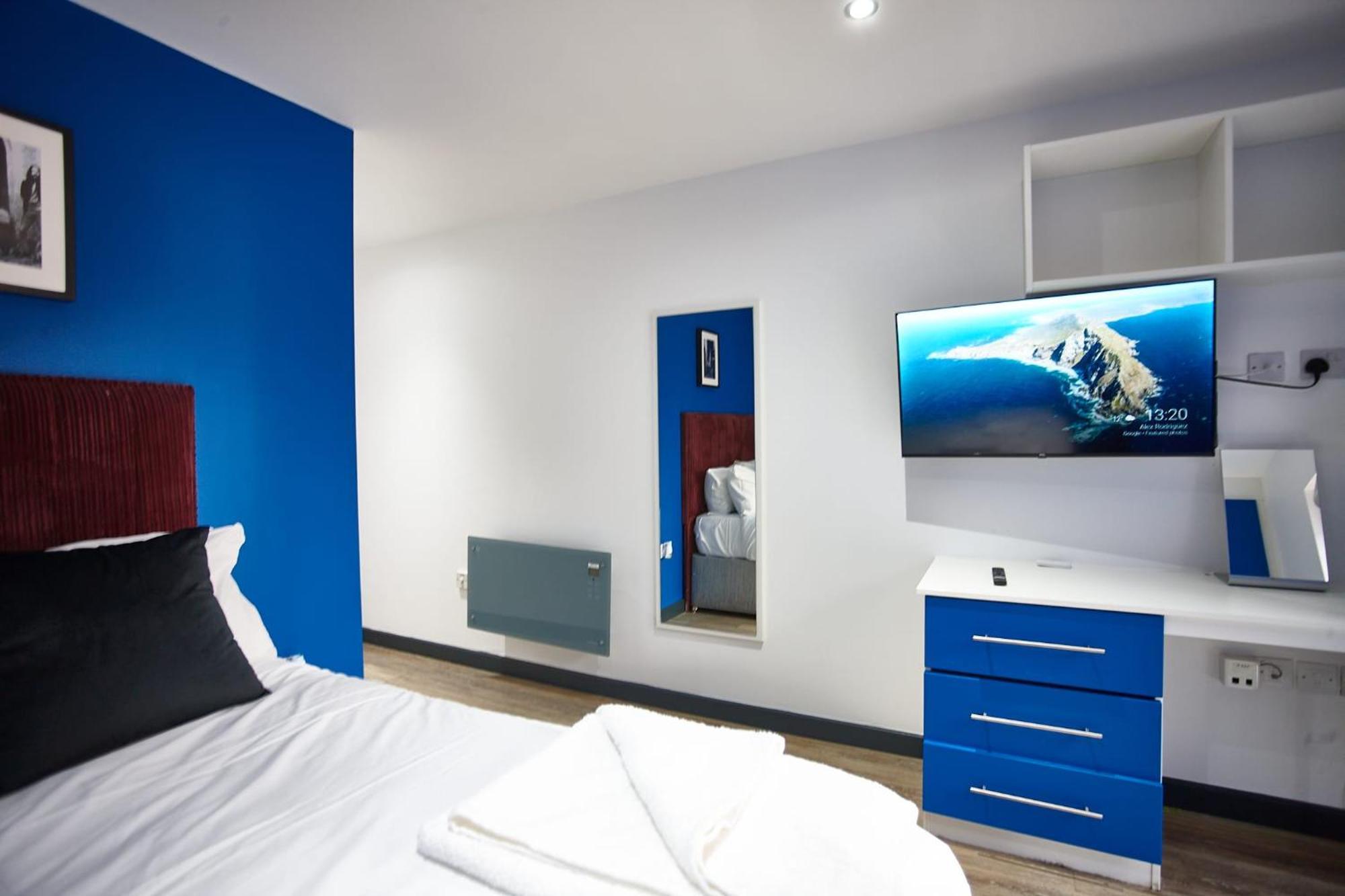 Apartment Lennon 4 Bedrooms, 4 Bathrooms Liverpool