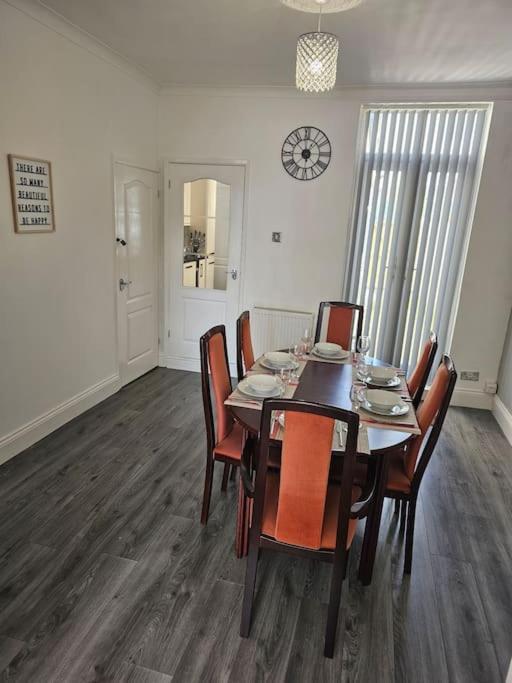 Centre - Comfy 6 Beds - Up To 30 Percent Off - Contractors Delight * Liverpool