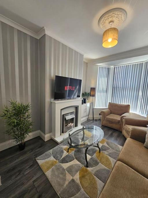 Centre - Comfy 6 Beds - Up To 30 Percent Off - Contractors Delight Liverpool