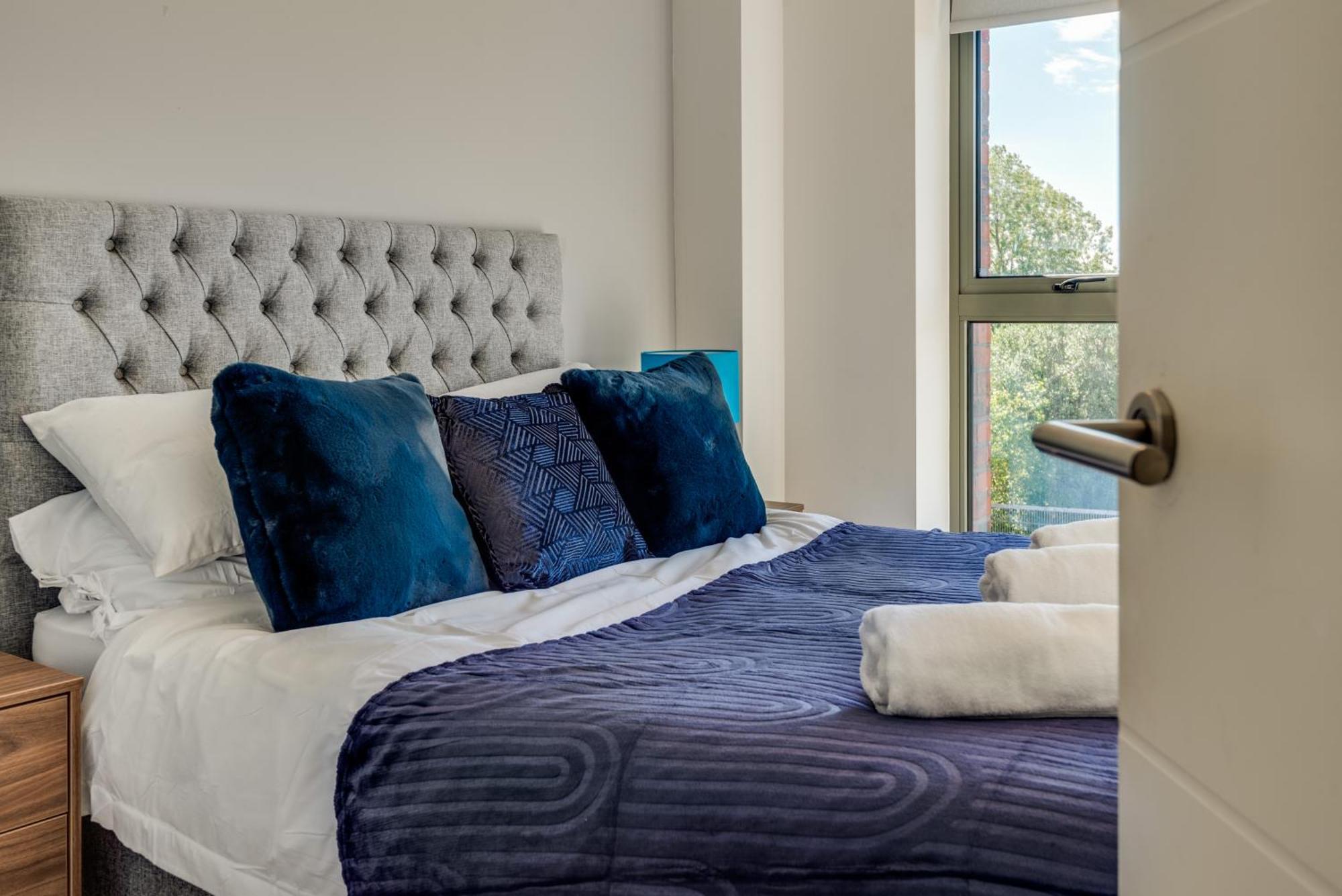 Huge Long Offers! Lux City-edge Stay! Perfect For Business & Leisure Apartment *