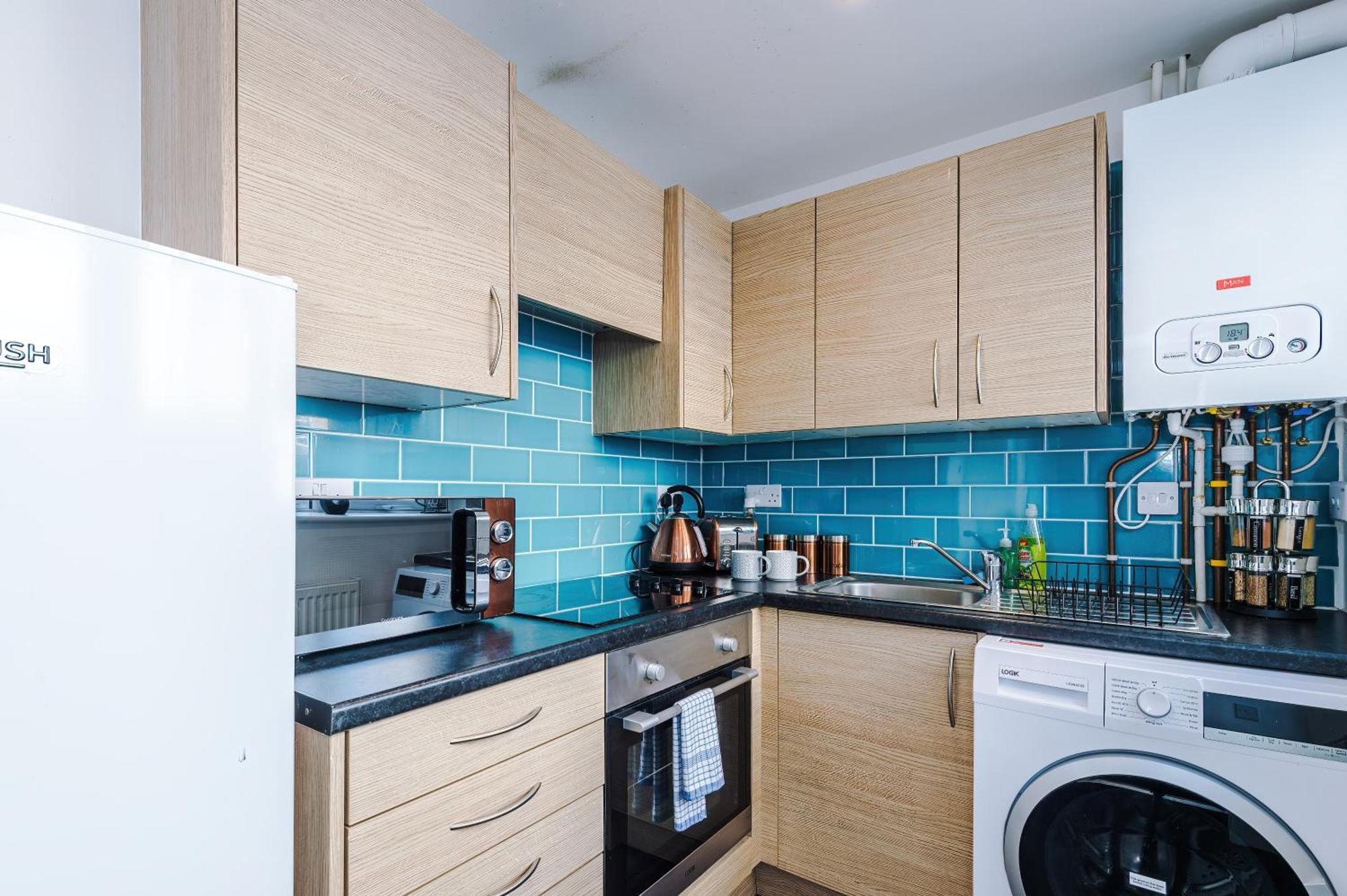 Holiday home Strathcona House - Air Host & - 3 Bedroom - 3 Bathroom