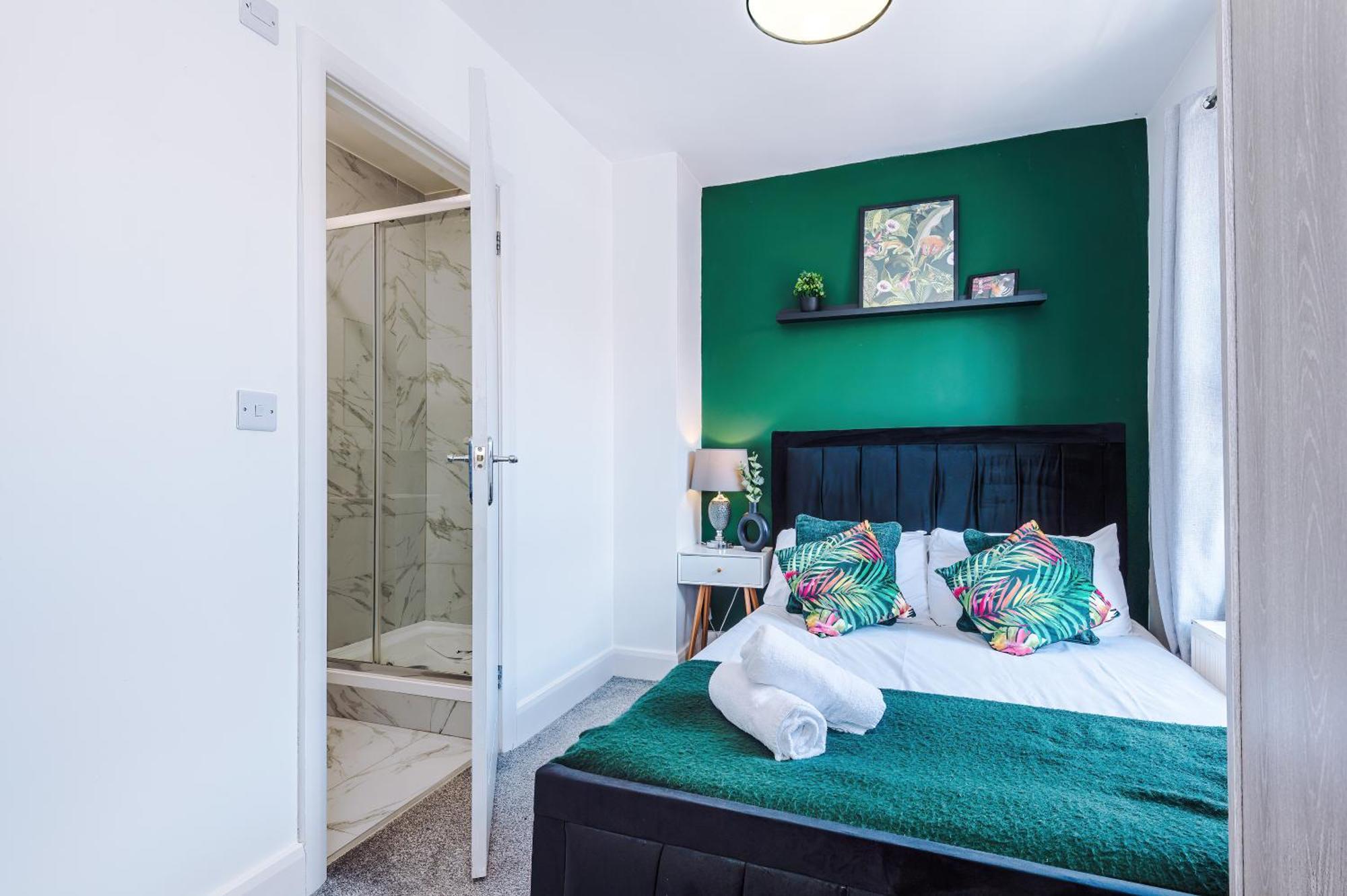 Strathcona House - Air Host & - 3 Bedroom - 3 Bathroom Liverpool
