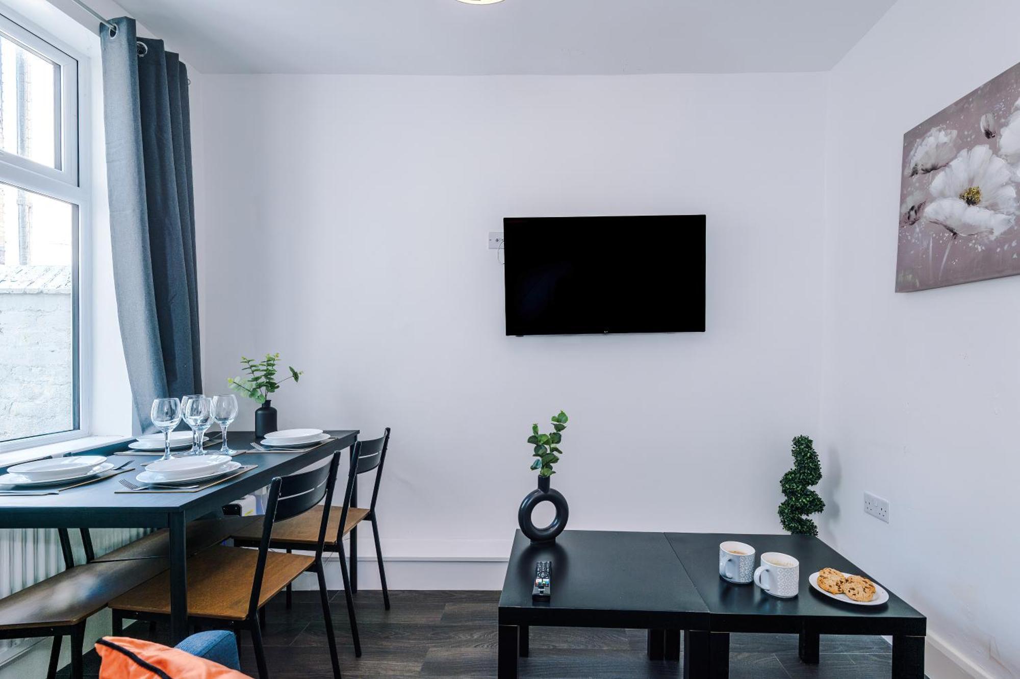 Strathcona House - Air Host & - 3 Bedroom - 3 Bathroom Liverpool