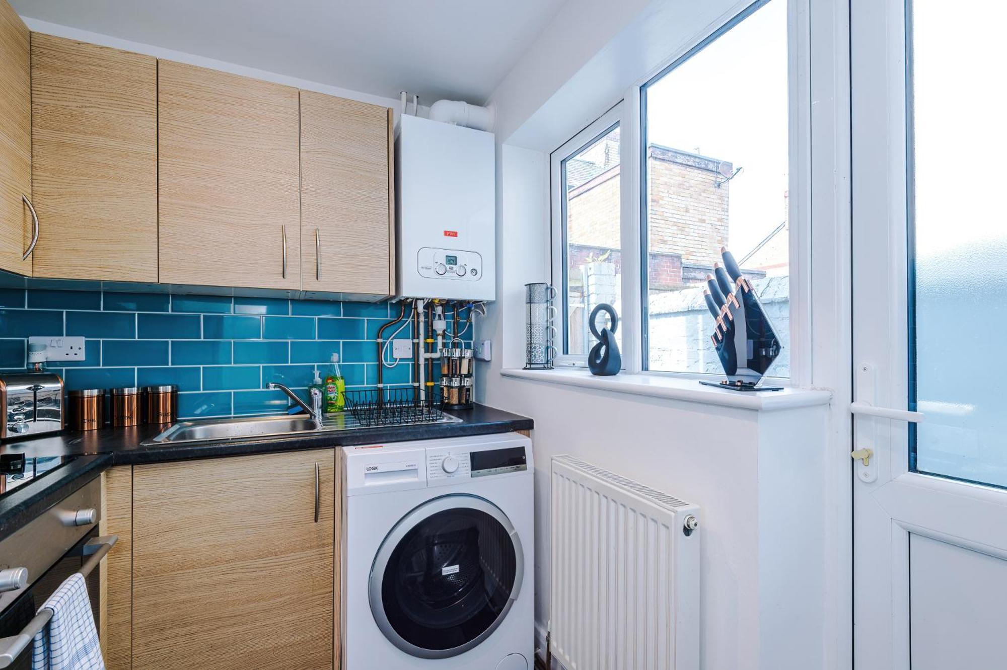 Strathcona House - Air Host & - 3 Bedroom - 3 Bathroom
